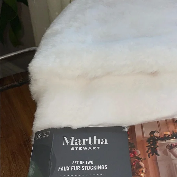 ❄️Martha Stewart Set of 2 Plush White Holiday Stockings ❄️NWT - Picture 10 of 11